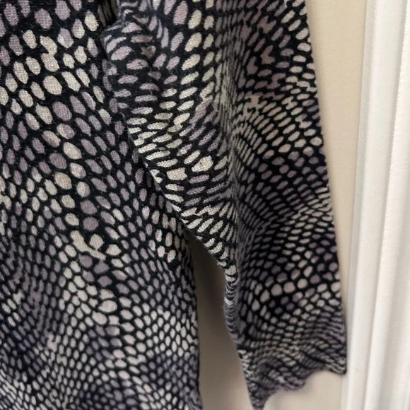 CYNTHIA ROWLEY sweater. - Picture 2 of 8